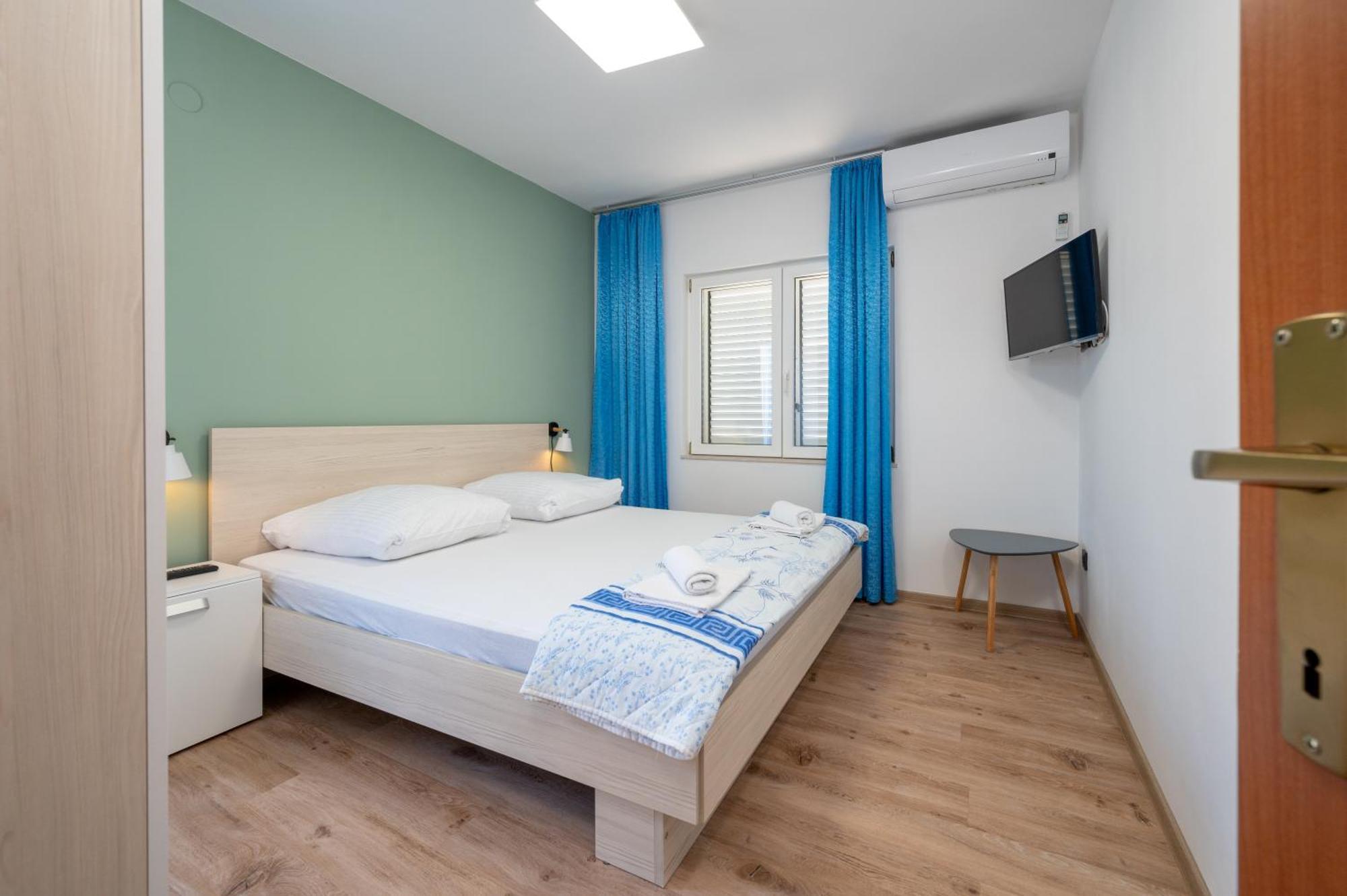 Apartments Zdravko Трогир Экстерьер фото