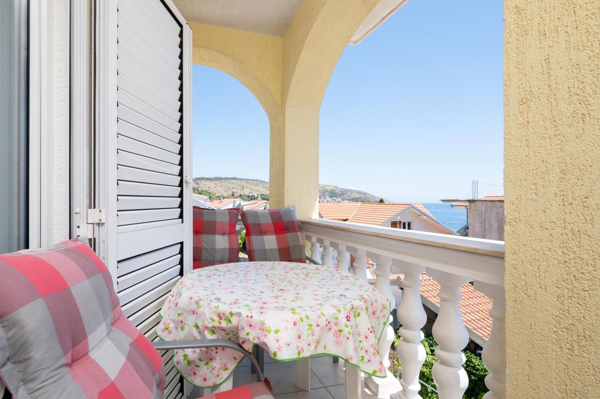 Apartments Zdravko Трогир Экстерьер фото