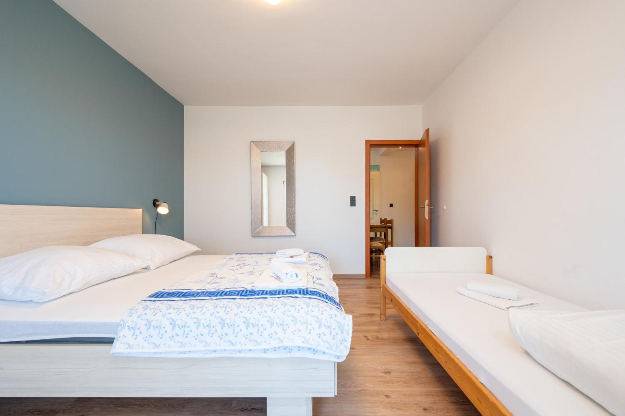 Apartments Zdravko Трогир Экстерьер фото