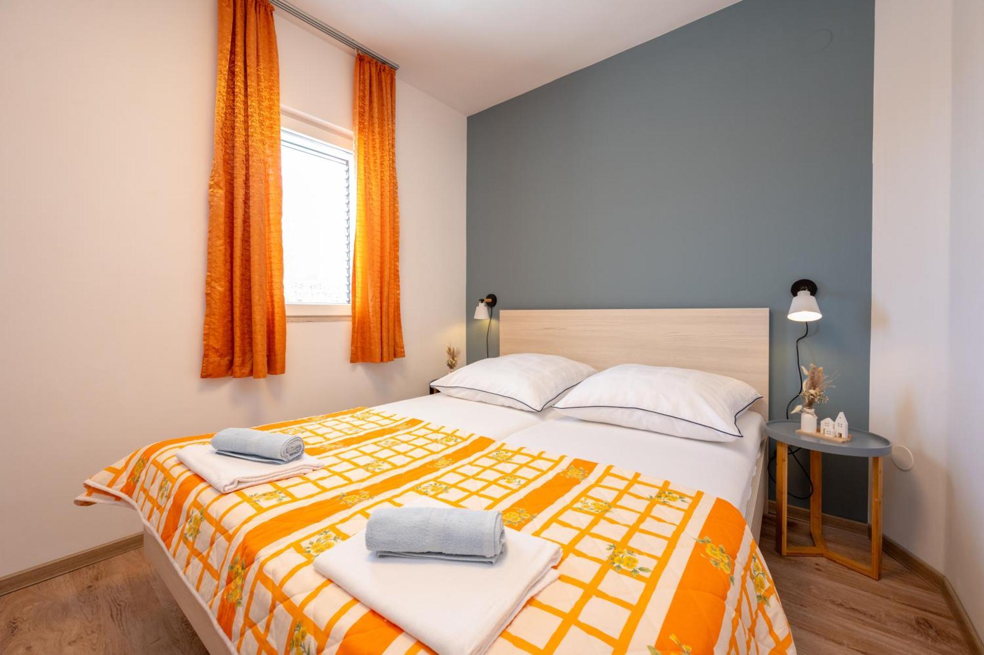 Apartments Zdravko Трогир Экстерьер фото