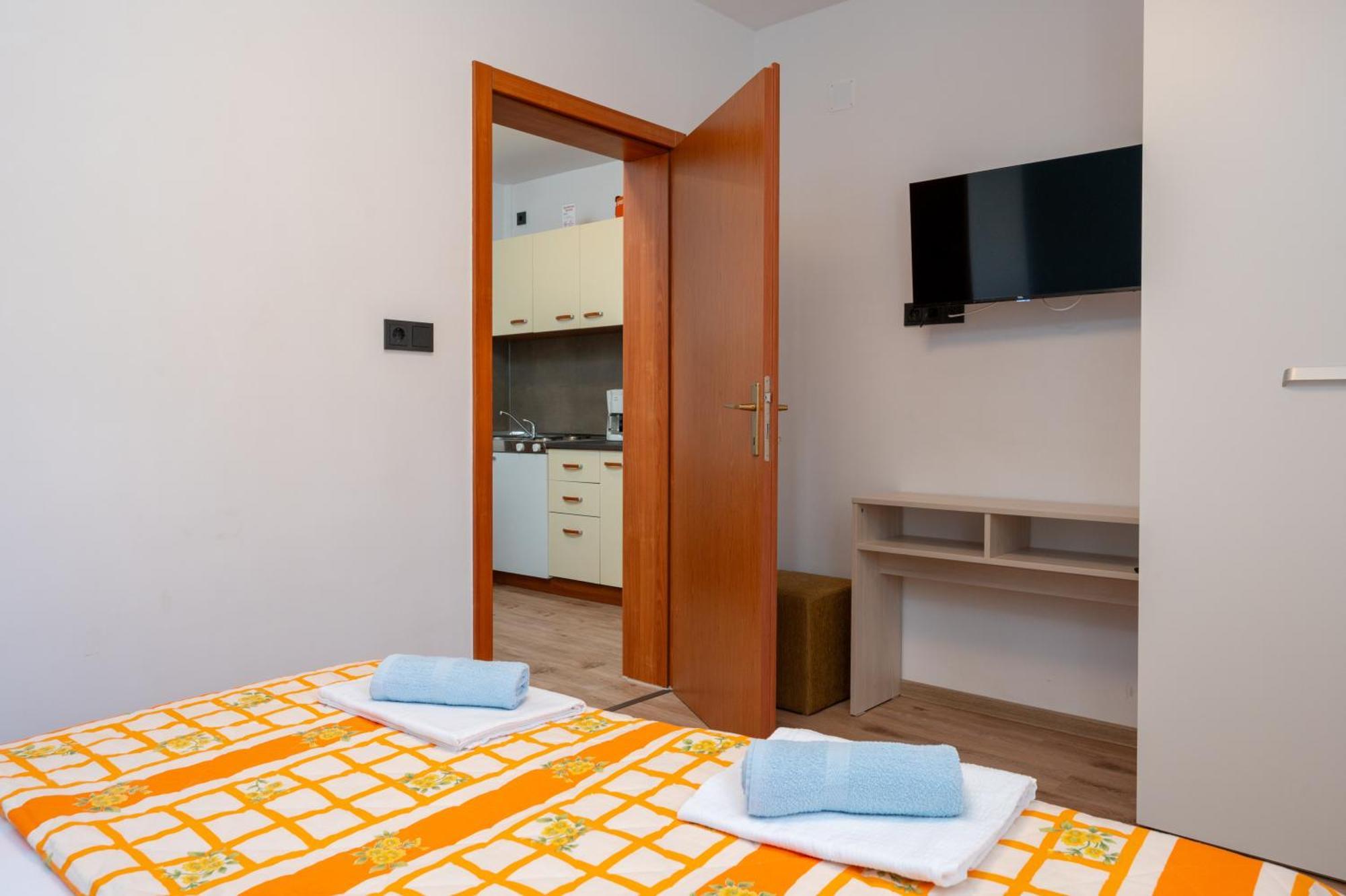 Apartments Zdravko Трогир Экстерьер фото