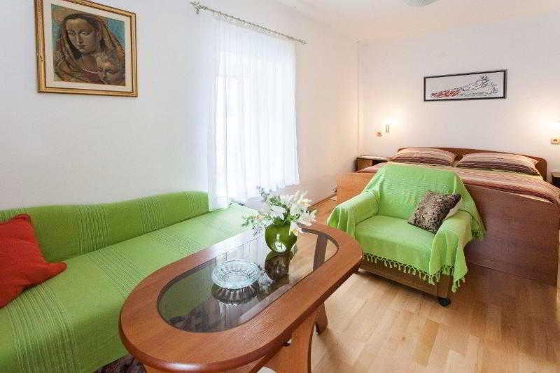 Apartments Zdravko Трогир Экстерьер фото